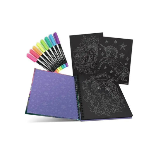 Juego de libros para colorear con marcadores.