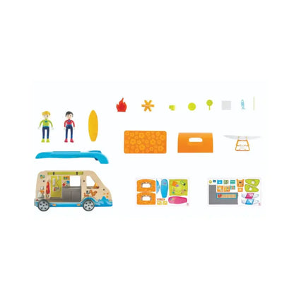 Juguete Furgoneta Aventuras con muñecos y accesorios para camping y surf Hape.